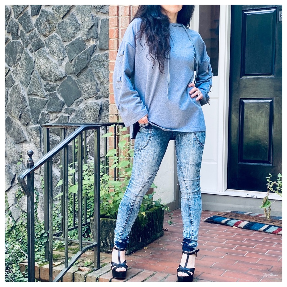 ✨LAST ✨SOFT HOODED SWEATSHIRT WITH SLEEVES DETAIL - Picture 6 of 12